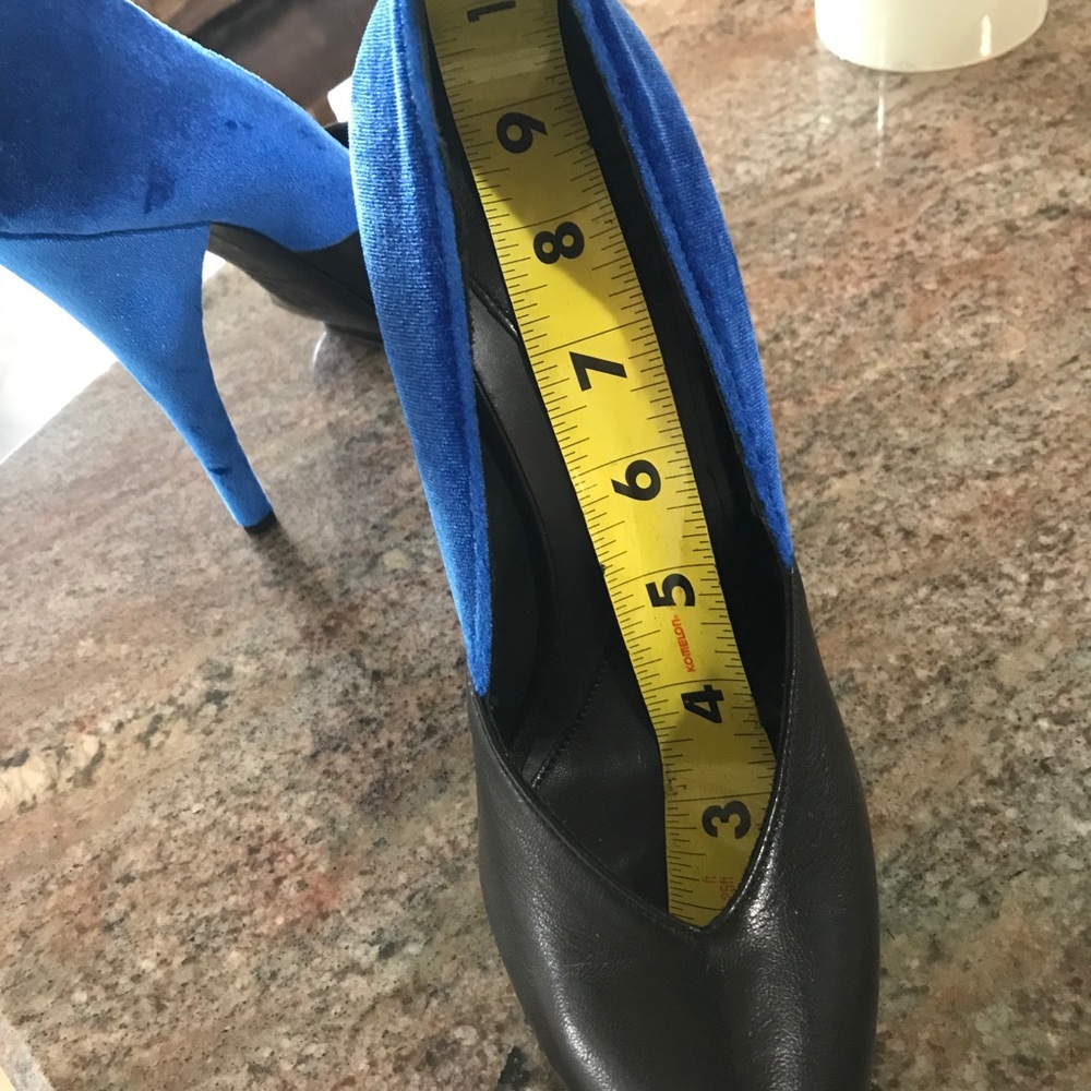 š¤GIFTš¤MQ By Alexander McQueen pump blue velvet - Picture 10 of 16